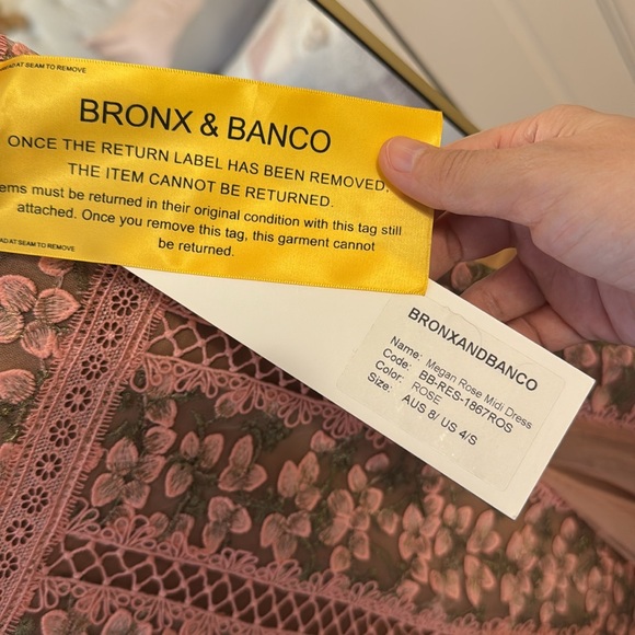 Bronx and Banco
Saba Embroidered Tulle Midi Dress NWT - Picture 6 of 11